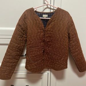 Reversible Brand lali size 6 girls thick sweater. Like new. No stains/Super cozy